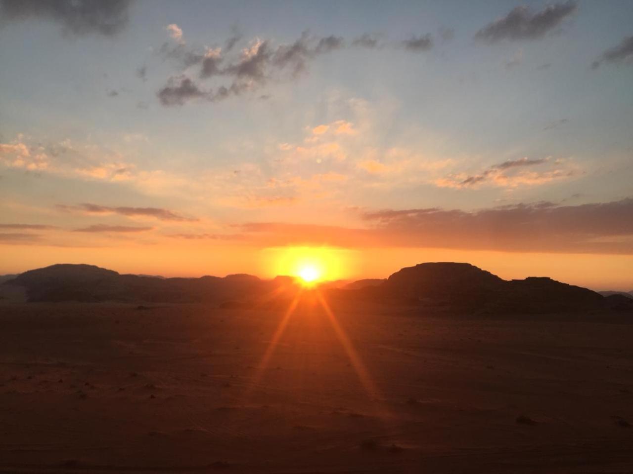 Bubble tent&luxury camp Hotel Wadi Rum Esterno foto