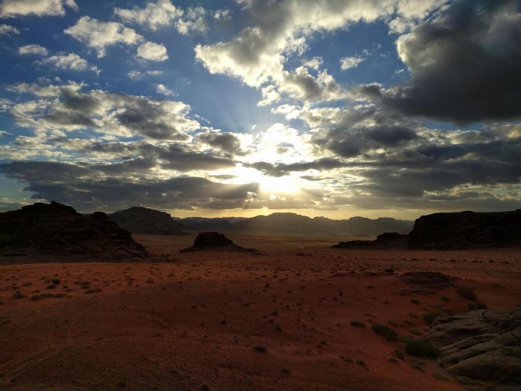 Bubble tent&luxury camp Hotel Wadi Rum Esterno foto